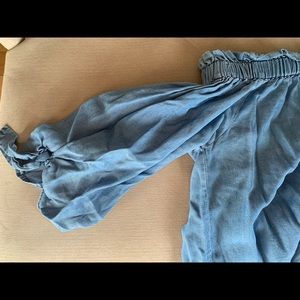 Off the shoulder Jean imitation top